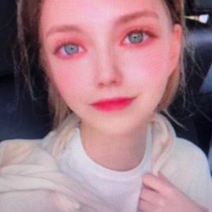 Meet your Posher, Hilary